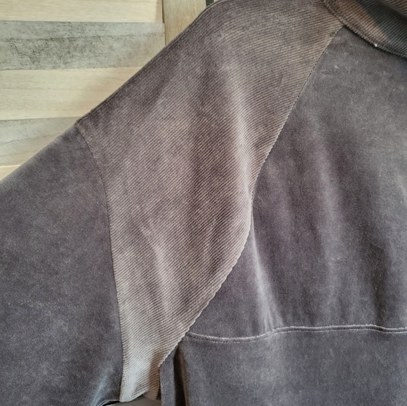 Women's Quarter Zip Velour Tunic Sweatshirt | Wild Fable | Medium - Picture 2 of 9